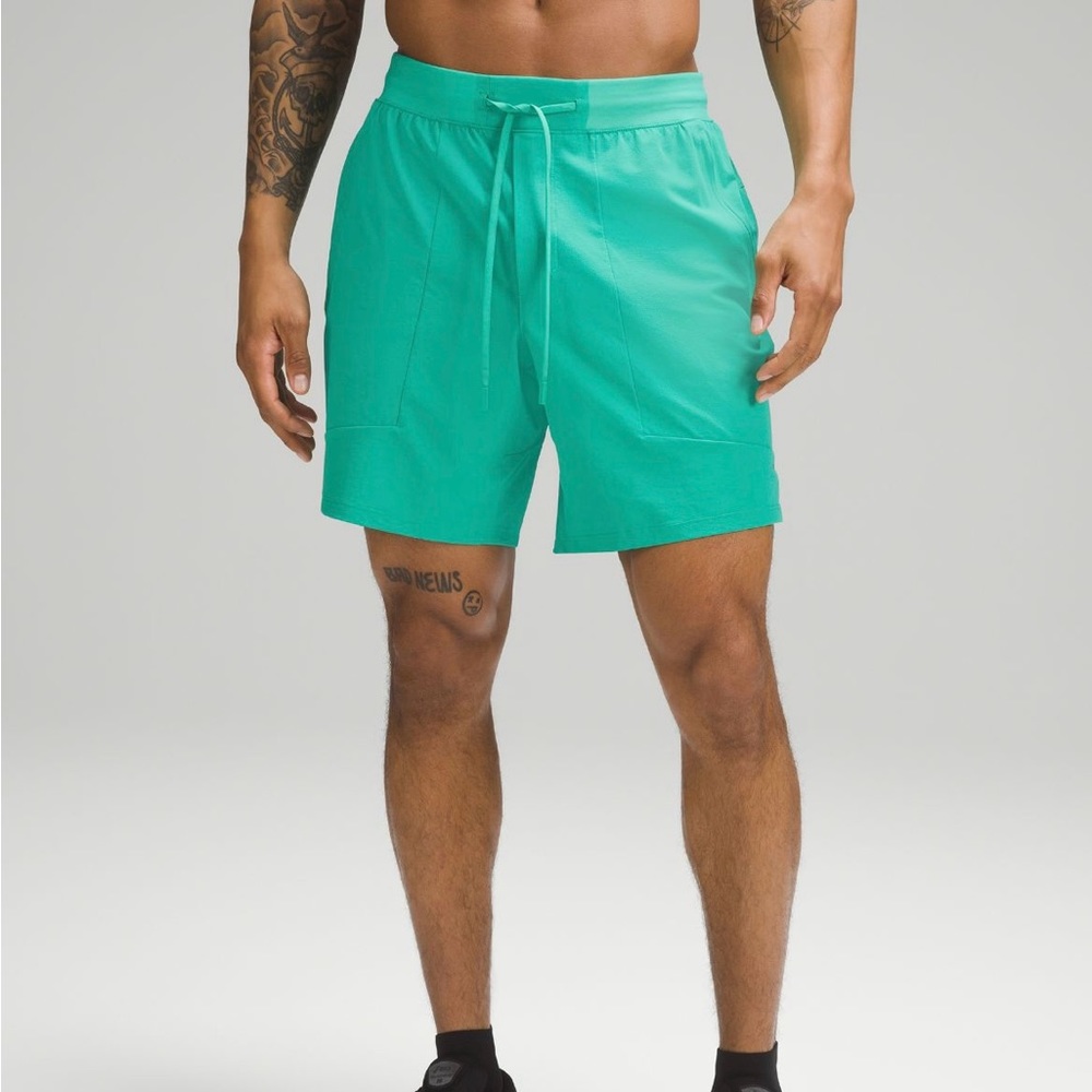 Lululemon License to Train 5” Linerless Shorts Medium